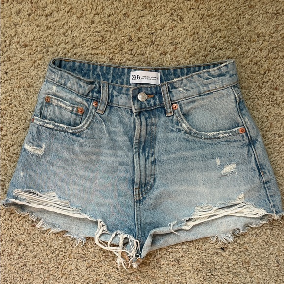 Zara Women's Light Blue Distressed Jean Shorts - Picture 1 of 3